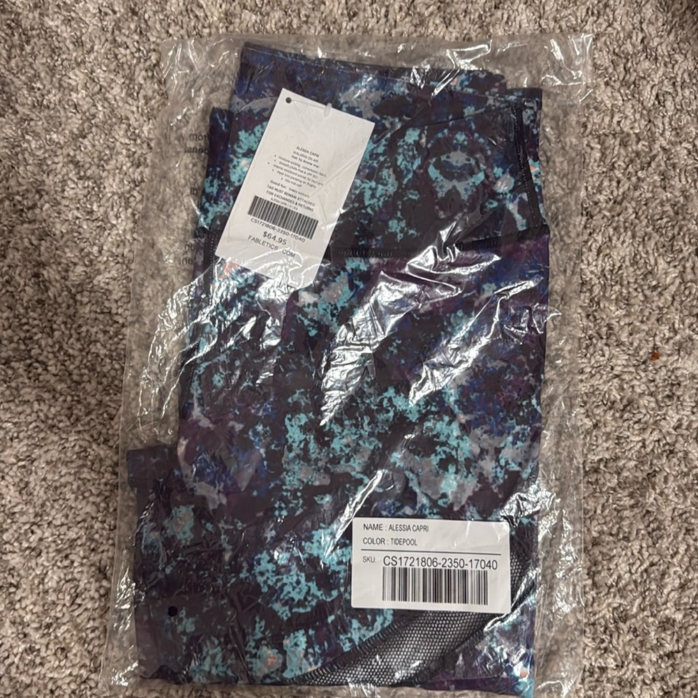 Fabletics Alessia Capri /S/ 4-6 and /M/ 6-8